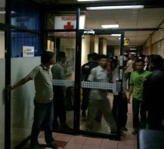 Pria Berpistol di ITC Mangga Dua Diamankan