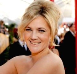 Drew Barrymore Akan Sutradarai Sekuel Wizard of Oz