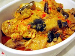 Pedas Menyengat, Ayam Masak Paniki