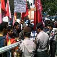 Mahasiswa Unjuk Rasa 102 Tahun Kebangkitan Indonesia