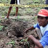 Benda dari Angkasa Diduga Meteor Jatuh di Areal Persawahan