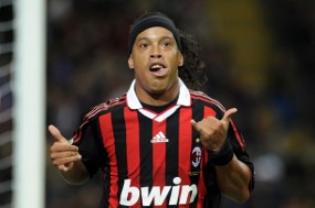 Dinho Berharap Terus di Milan