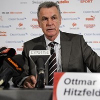 Menuju Hitzfeld & Happel