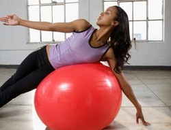 Hilangkan Lemak Mengganggu  Dengan Stability Ball