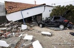 Topan Landa India, 15 Orang Tewas