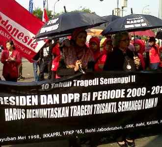 Seratusan Mahasiswa Geruduk DPR