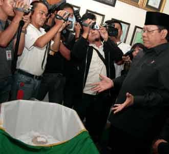 Menko Kesra Melayat Gesang