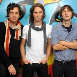 Phoenix Tolak Selingkuh Bikin Side Project