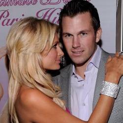 Miss USA Digaet Mantan Pacar Paris Hilton