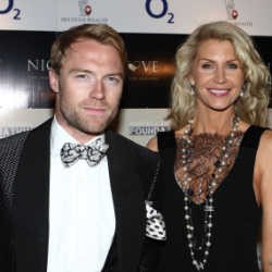 Ronan Keating Digosipkan Selingkuh dengan Penari Latar