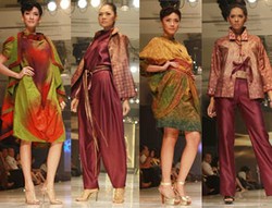 Pesta Batik Di Kelapa Gading