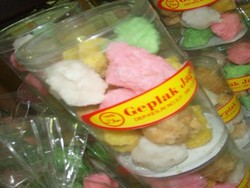 Legit Menggigit si Geplak Jago