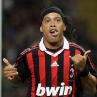 Dinho Minta Milan Datangkan Bintang