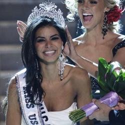 Keturunan Arab, Miss USA Bantah Punya Keluarga Teroris