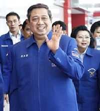 SBY Ucapkan Selamat untuk Marzuki Alie dan Anas Urbaningrum