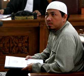 Amir Abdillah Dituntut 10 Tahun Bui