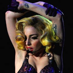 Lady Gaga Larang Penarinya Berhubungan Seks Sebelum Konser