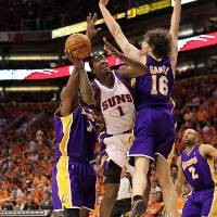 Stoudemire Pimpin Suns Balas Lakers