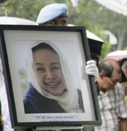 Upacara Pemakaman Ainun Usai, Lalu Lintas Sekitar TMP Dibuka Lagi