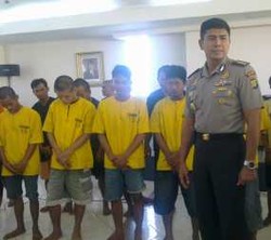 Pencuri Halte Bus TransJ Tergiur Harga Mahal Aluminium 