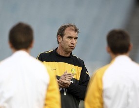 Australia Cuma Menang Tipis, Verbeek Kesal
