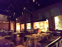 By The Beach: Restoran Pantai di Tengah Kota