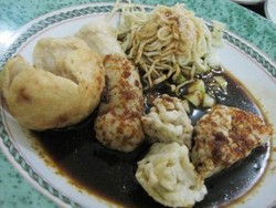 Gurih Nikmat Pempek Halal Pak Raden