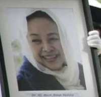 Mensos Sumbang Yayasan Ainun, Donor Mata Nanti Dulu