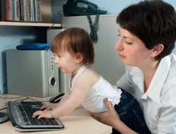 Kiat Bekerja Sambil Mengurus Anak Di Rumah