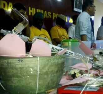 Polisi Gerebek Pabrik Sabu di Mojokerto
