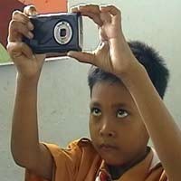 Ponari Si Dukun Cilik Sakti Jatuh Sakit