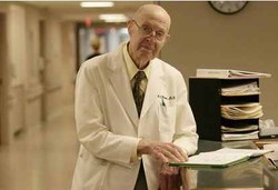 Dokter Aktif Tertua, Masih Berkarya di Usia 100 Tahun