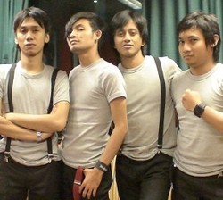 Gara-gara Sheila On 7, Vokalis Jagostu Selingkuh