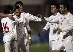 Mau Wawancara Pemain Chile? Bayar Dulu!