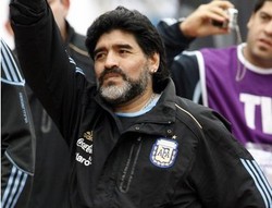 Argentina Juara, Maradona Lari Telanjang