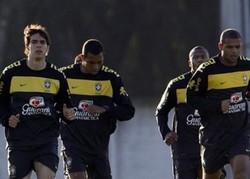 Tim Favorit & Kuda Hitam Versi Seaman