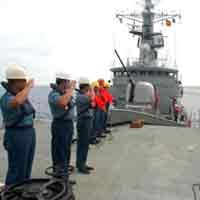 Latpratugas Satgas Unsur KRI Manlap di Laut Jawa