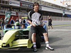 Sepatu Istimewa buat Messi 