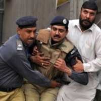 Pria Bersenjata Serang Dua Masjid di Pakistan, 56 Orang Tewas