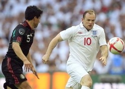 Pique: Rooney Kunci Sukses Inggris