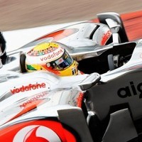 Hamilton Tercepat, Button Kedua