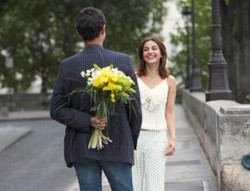 Mengapa Pria Suka Wanita Yang Lebih Muda?