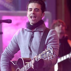 Dashboard Confessional Terbentuk Karena Kecelakaan