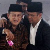  Remaja di Twitter Rindukan Cinta ala Habibie