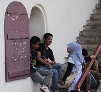 Berwisata ke Benteng Fort Rotterdam