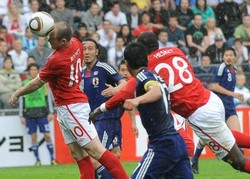 Inggris Menang Berkat Dua Gol Bunuh Diri