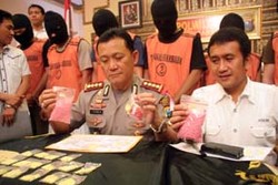 1.374 Ekstasi Diamankan dari Pecatan TNI dan Polri