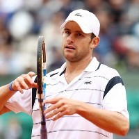 Roddick Out, Serena Melaju