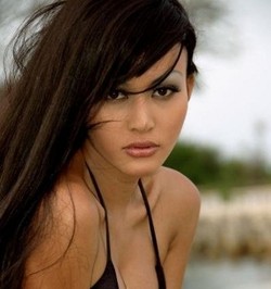 Foto Topless Beredar Lagi, Cynthiara Alona Merasa Tercemar