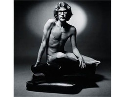 Foto Bugil Alm. YSL Dilelang Sebagai Karya Seni